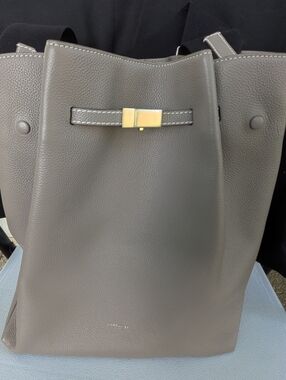 New Demellier New York Bucket Bag- Retired Style Light Grey Grained Leathe